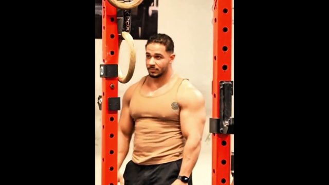 彼らは次々とショックを受けました