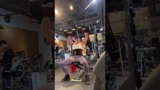 ダンベルショルダープレス38kg×3rep